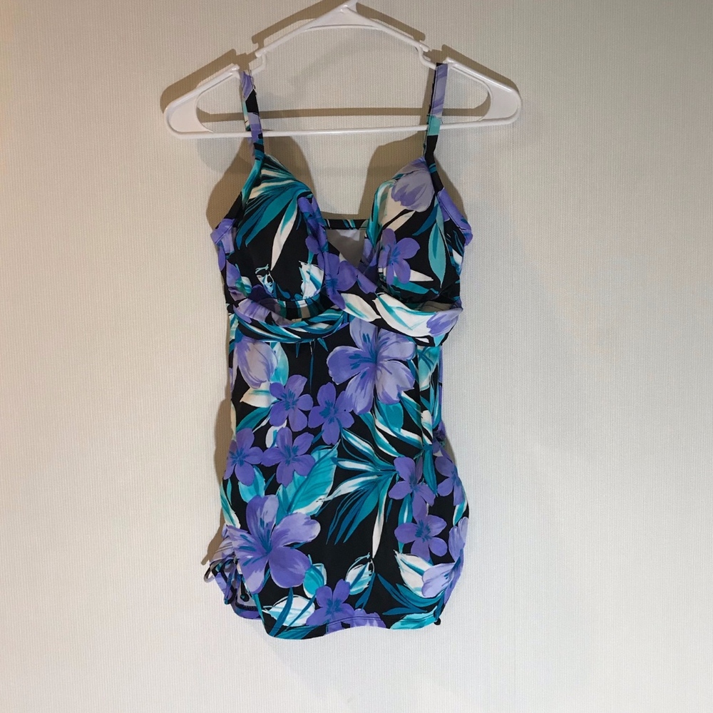 🔥SALE🔥Trimshaper Tankini size 10